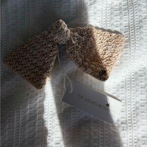 NWT Lele Sadoughi Raffia Bow Hair Clip - Neutral Beige
